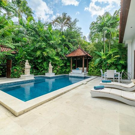 Villa Nemia Seminyak ภายนอก รูปภาพ